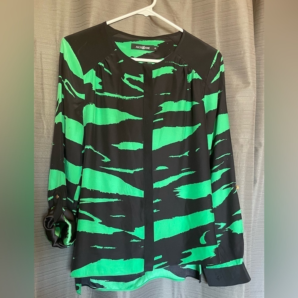 Alice & Trixie 100% silk blouse
